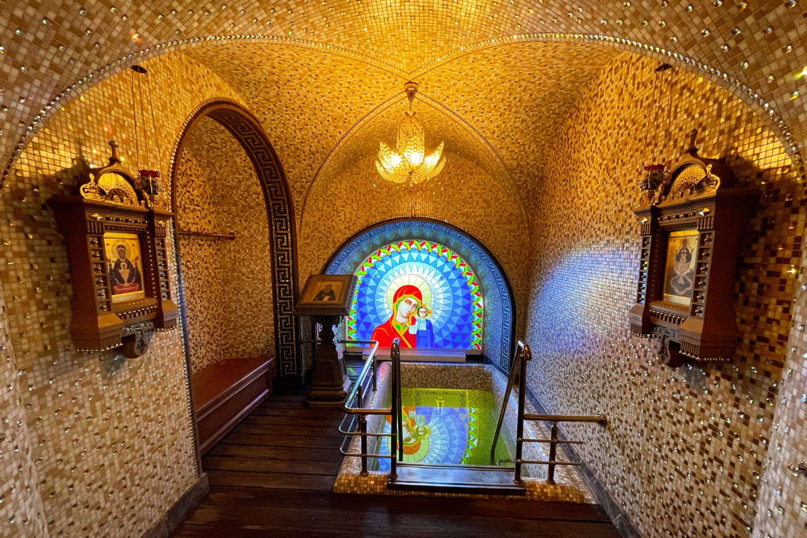 В дни празднования Крещения Господня в купели Спасо-Евдокиевского храма можно окунуться в освященные воды